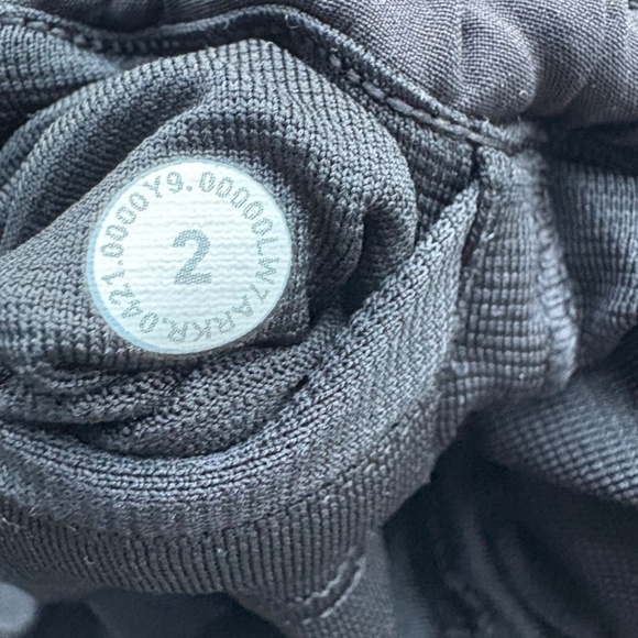 Lululemon Hotty Hot Shorts, Low Rise, 2 - Picture 9 of 9